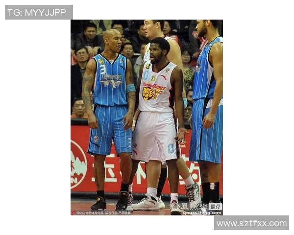 火箭与勇士2017西部决赛激战回顾:传奇对决与历史瞬间的交织 火箭与勇士2017西部决赛激战回顾:传奇对决与历史瞬间的交织