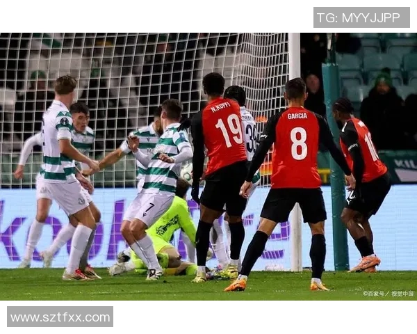 鹿特丹斯巴达主场迎战阿尔梅球队争夺胜利的激烈对决