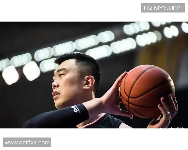 韩德君:从篮球新星到CBA传奇的成长之路与辉煌成就探讨 韩德君:从篮球新星到CBA传奇的成长之路与辉煌成就探讨